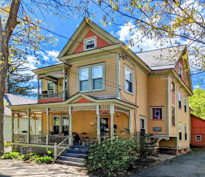 Shelburne Falls House | Blooming Inn Shelburne Falls