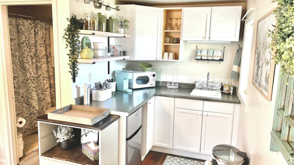 Redmond Apartment | Blossom Cottage Cozy Studio in Beautiful Redmond, OR