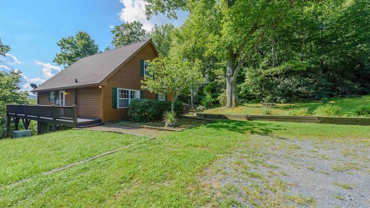 Blowing Rock Cabin | BlowingRock * Sleeps10 * Gameroom * Tweetsie * AppState * Slopes