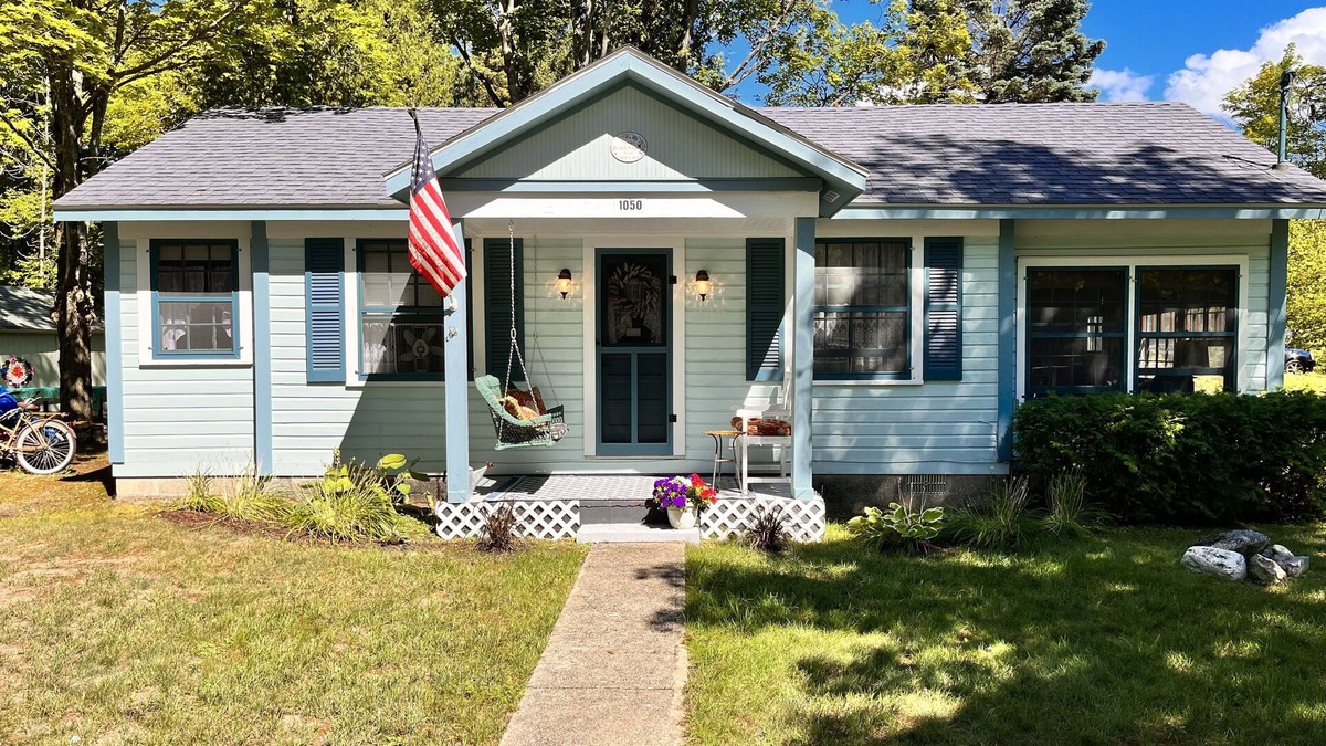 Bay View Cottage | Blue Belle Cottage in Bay View