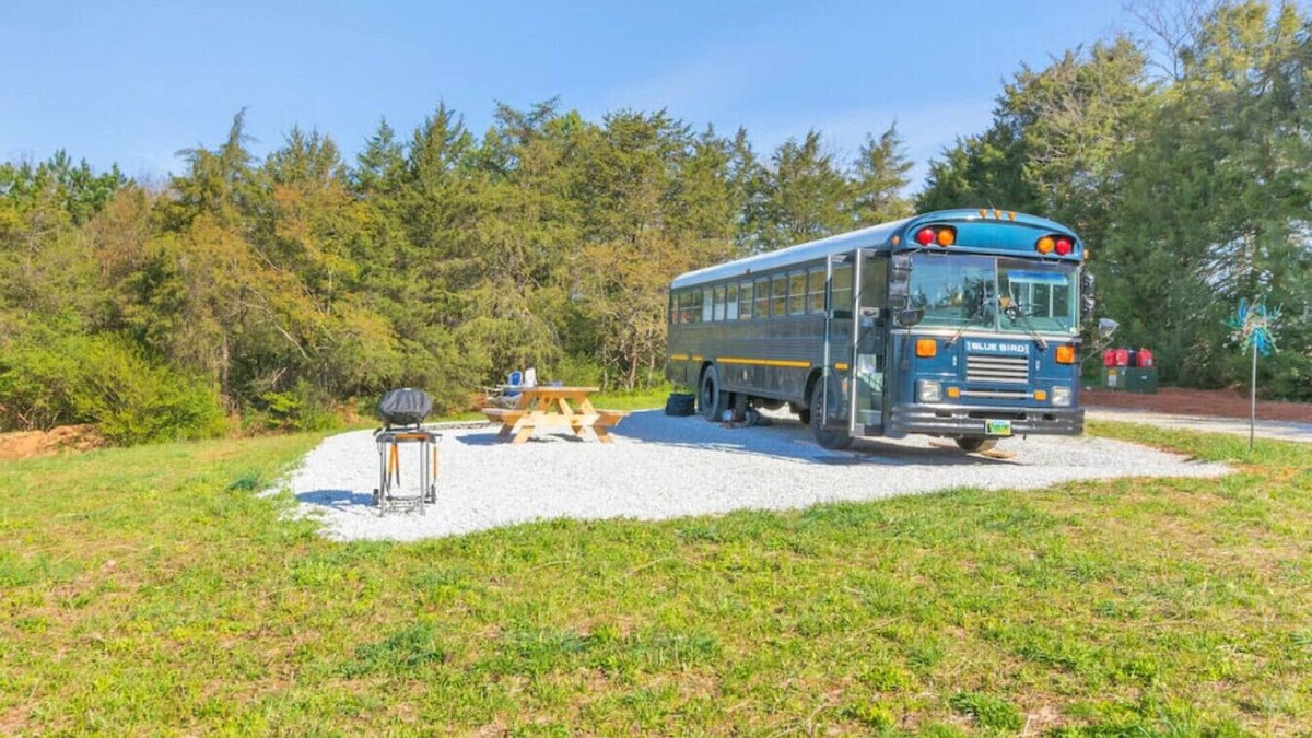 Nelson House | Blue Bird: Family Glamping on School Bus w/ Views!