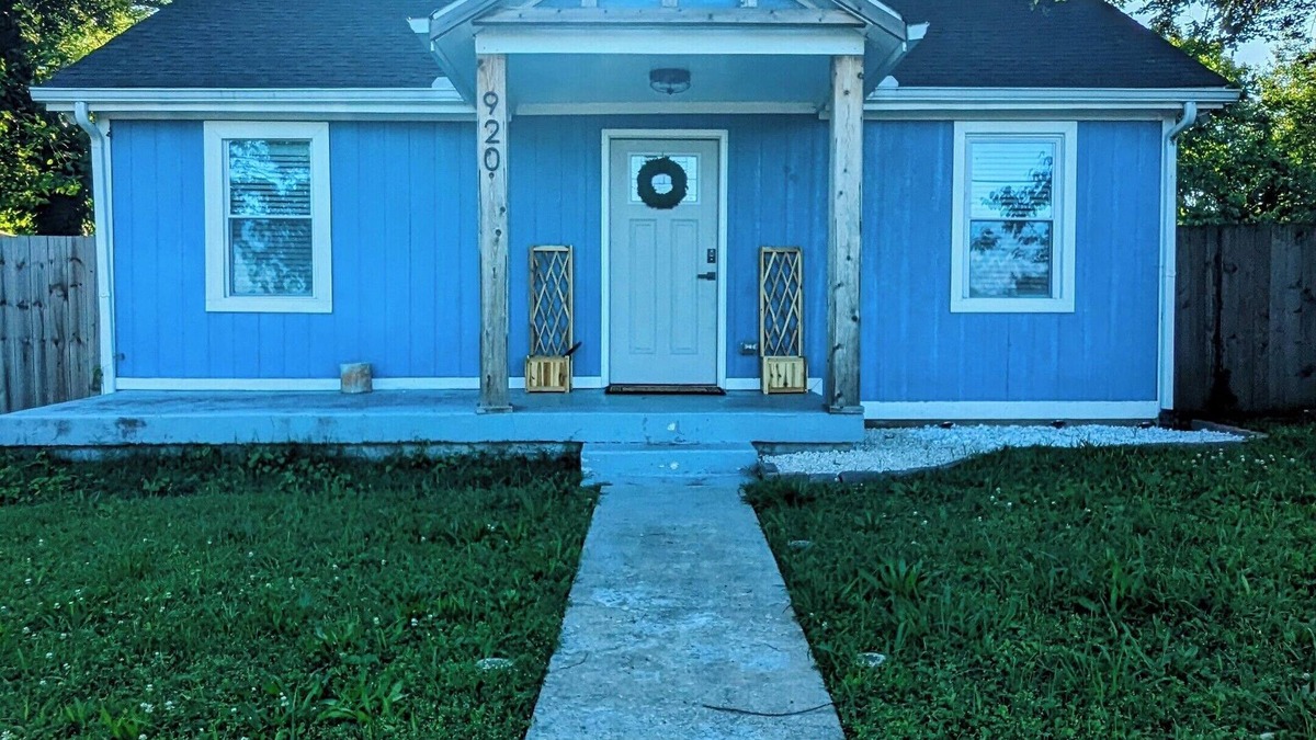 McFerrin Park House | Blue Bungalow