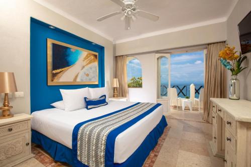 Amapas Hotel | Blue Chairs Beachfront Resort Puerto Vallarta - Adults Only