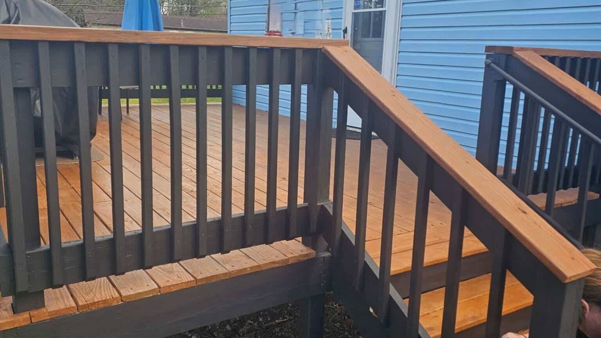 Logan Cottage | Blue Cottage With Game Room Deck & Hot Tub