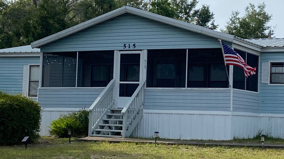 Steinhatchee House | Blue Crab Getaway- private dock-holds 2 boats