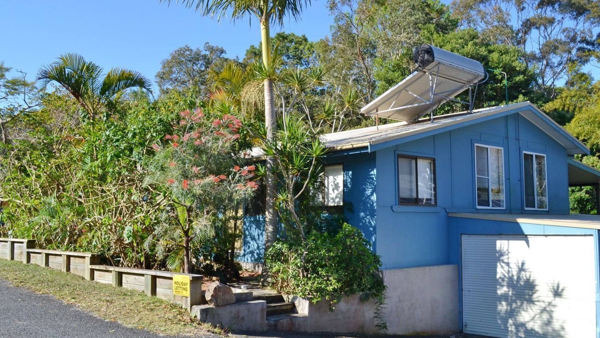 Arakoon House | Blue Diamond Escape - Walk to the beach