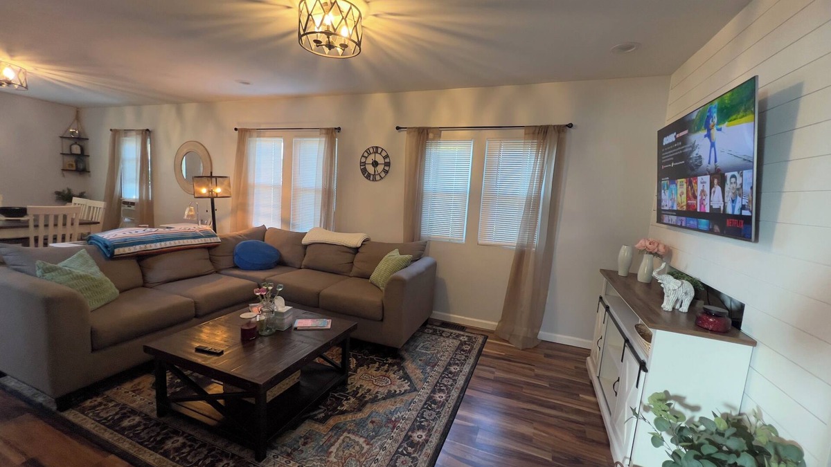 Village of Yorkville House | Blue Door Bungalownn