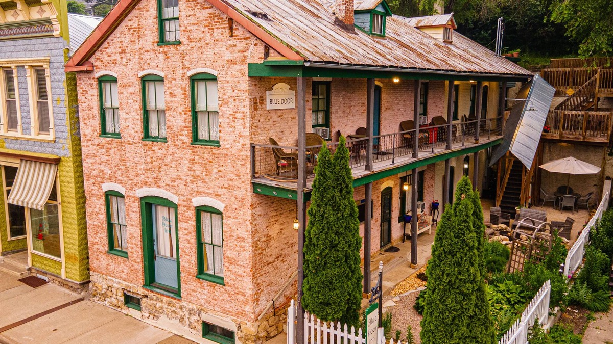 Alma Apartment | Blue Door Inn- Entire Building