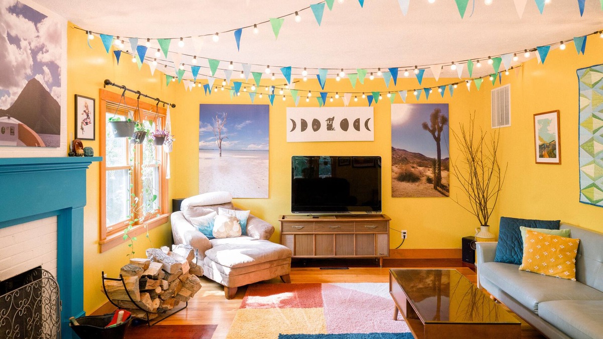 Yellow Springs House | Blue Dream in Yellow Springs: hot tub, sauna, fireplace. Near downtown.
