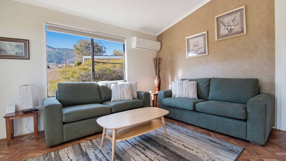 Little River Cottage | Blue Gum Pet Friendly Cottage Tumut