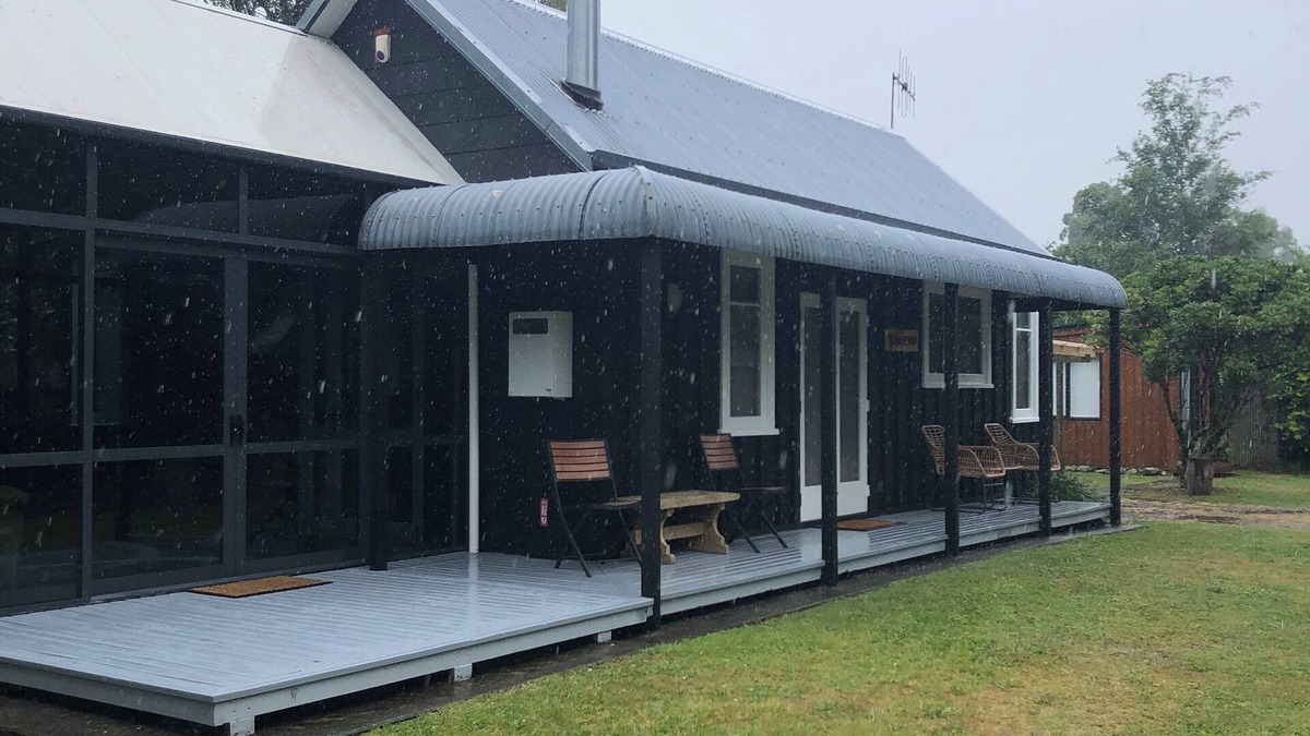 Turangi House | Blue Haven 2 B/Room and Sleepout close to everything including Tongariro Rivernn