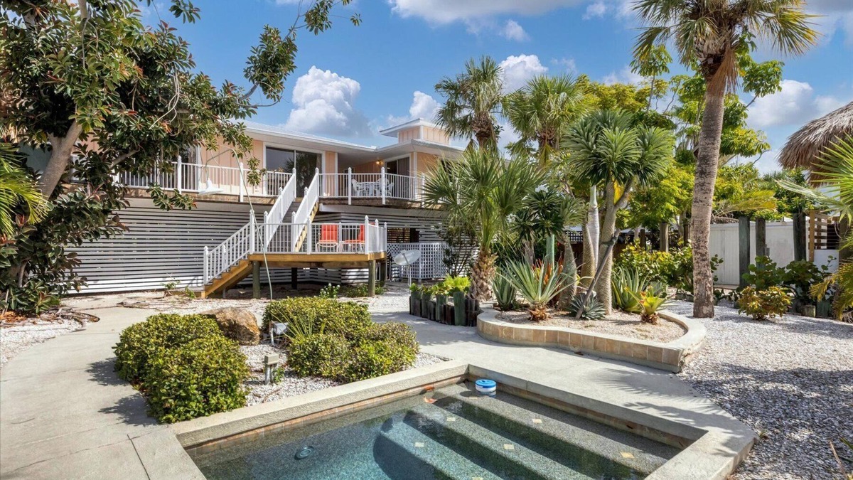 Palm Island House | Blue Heron: Beach, Pool and boating!