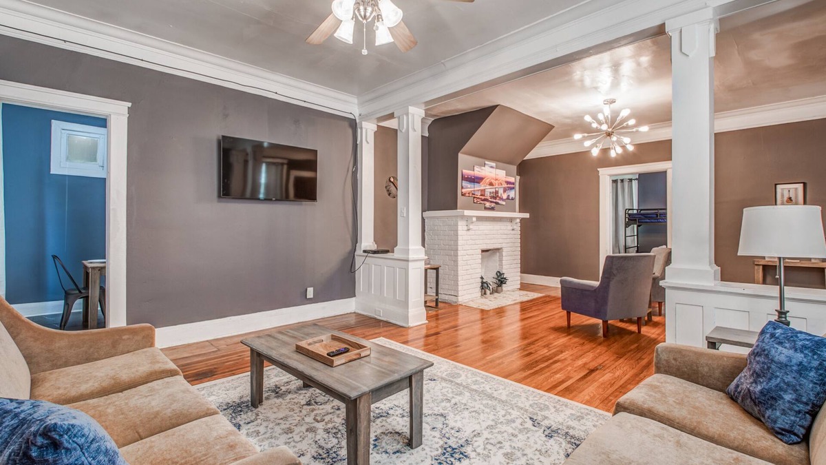 Memphis House | Blue Hideaway