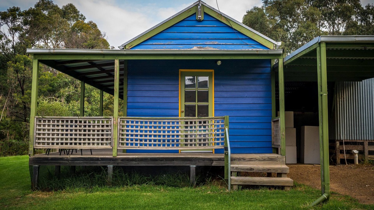 Mount Cole Cabin | Blue House at Mountainside Wines