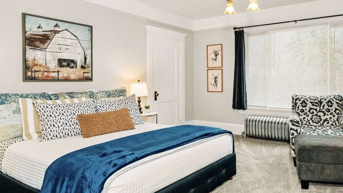 Great Falls House | Blue Jay - Charming Upper Level Duplex Near Downtown