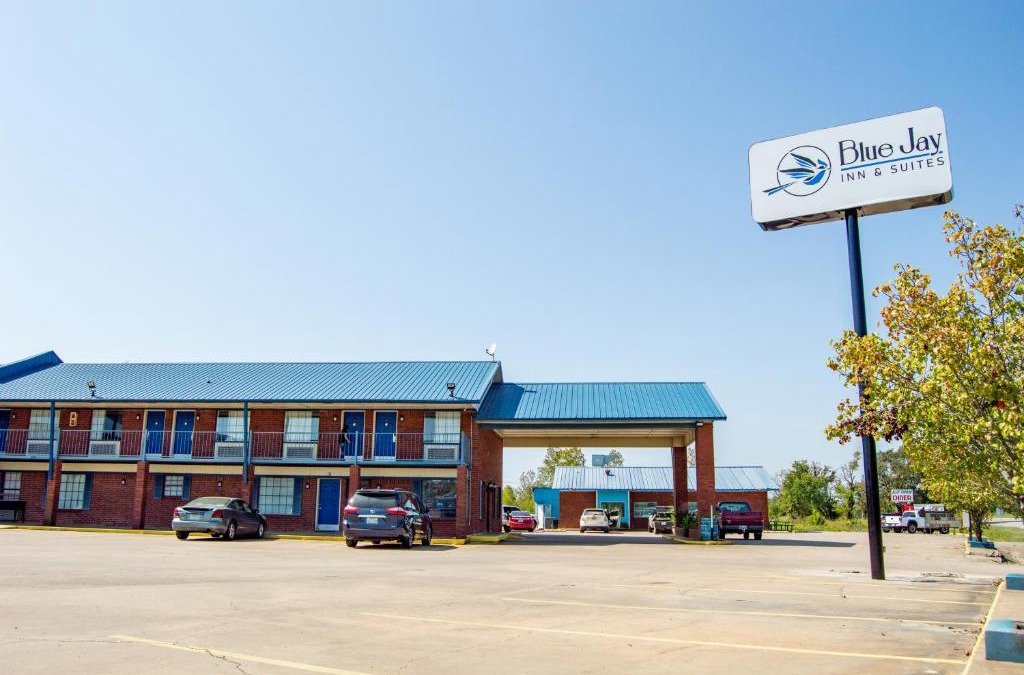 Sallisaw Hotel | Blue Jay Inn & Suites