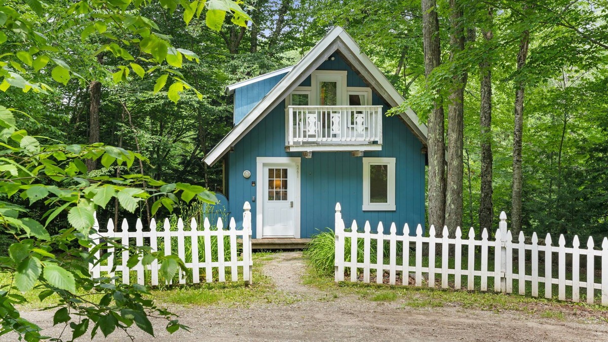 Jeffersonville Ski Chalet | Blue Jay's Blue Forest Chalet Near Smuggs & Trails