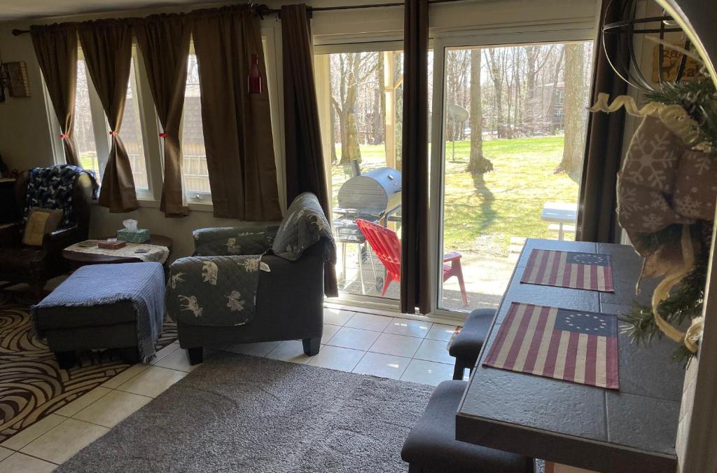 Claysburg Apartment | Blue Knob Bear Den (Nordic Center/Golf Course)