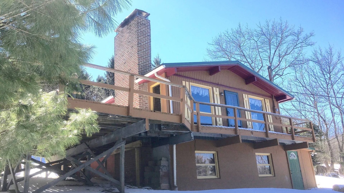 Queen House | Blue Knob Mountain Top Chalet