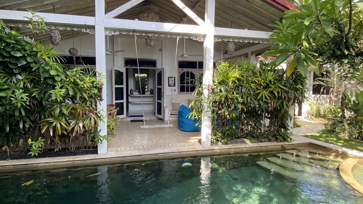 Kartika Plaza Villa | Blue Lagoon 5 bedroom Villa — 5 min from the beach!
