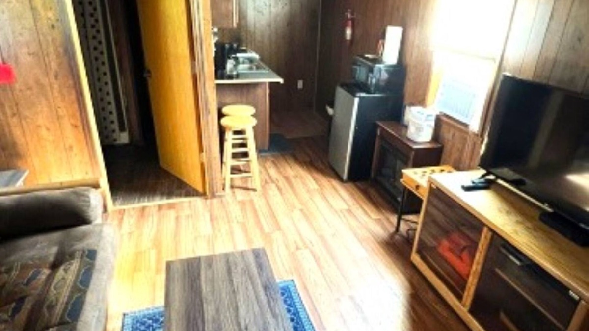 Logan Cottage | Blue Lagoon - Cabins in Hocking