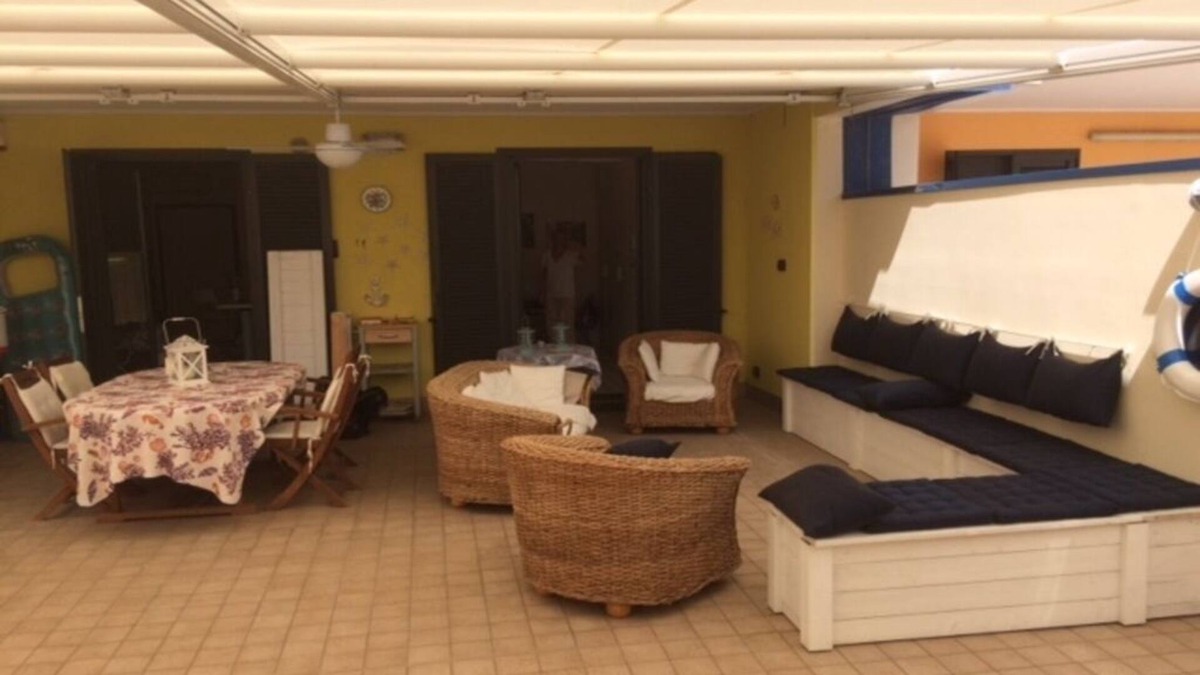 San Salvo Marina Apartment | Blue like the sea, ground floor apartment with large terrace.
