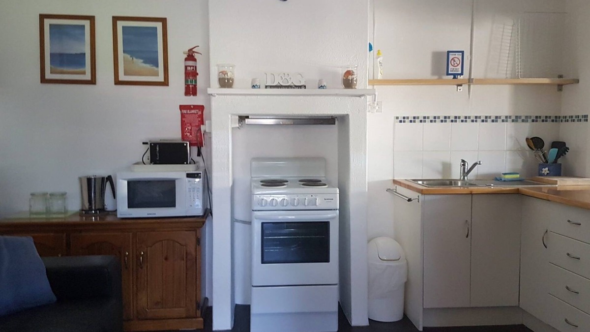 Port Vincent Apartment | Blue Line Unit 4 - Great location! Close to all amenities! Off Peak Special!