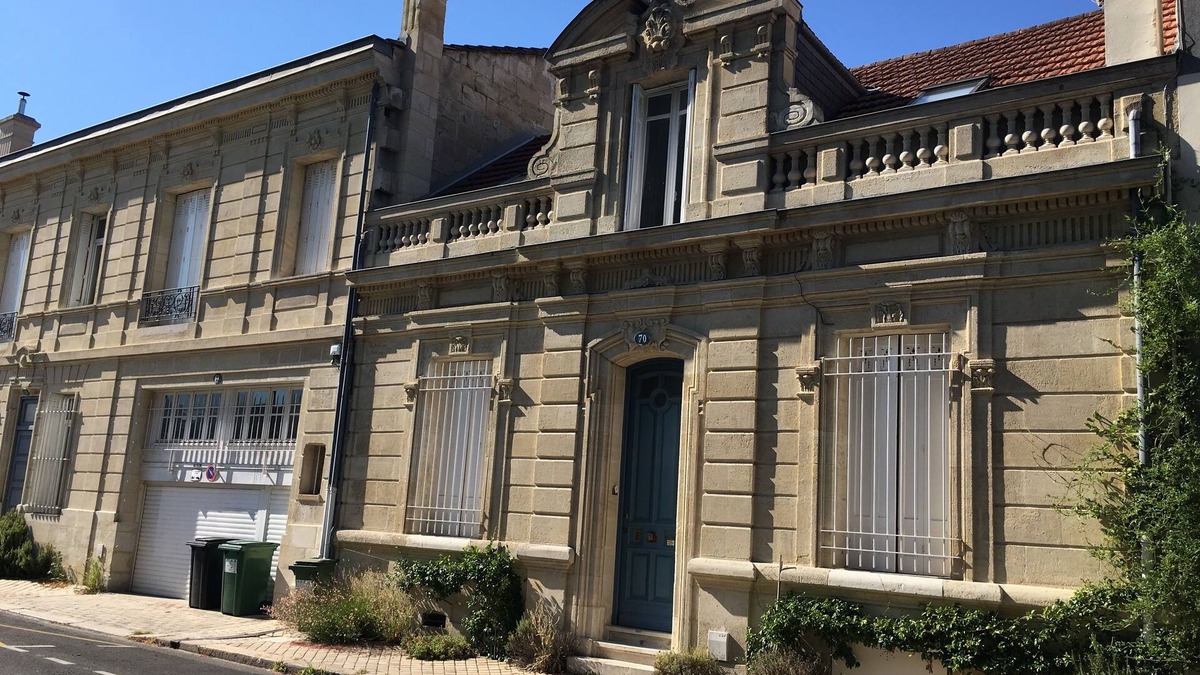Saint Genes Bed & Breakfast | Blue Lodge in Bordeaux