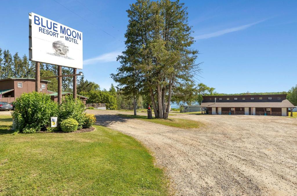 Hill City Hotel | Blue Moon Resort & Motel