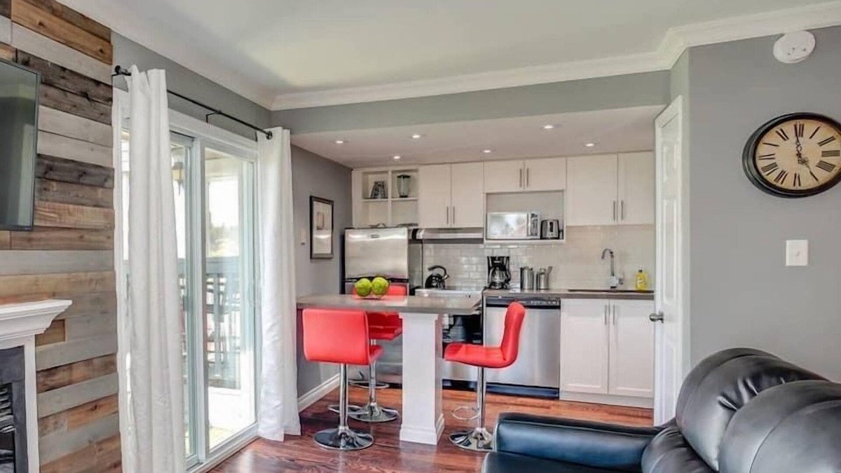 Craigleith Condo | Blue Mountain Luxury Studio - Crave TV