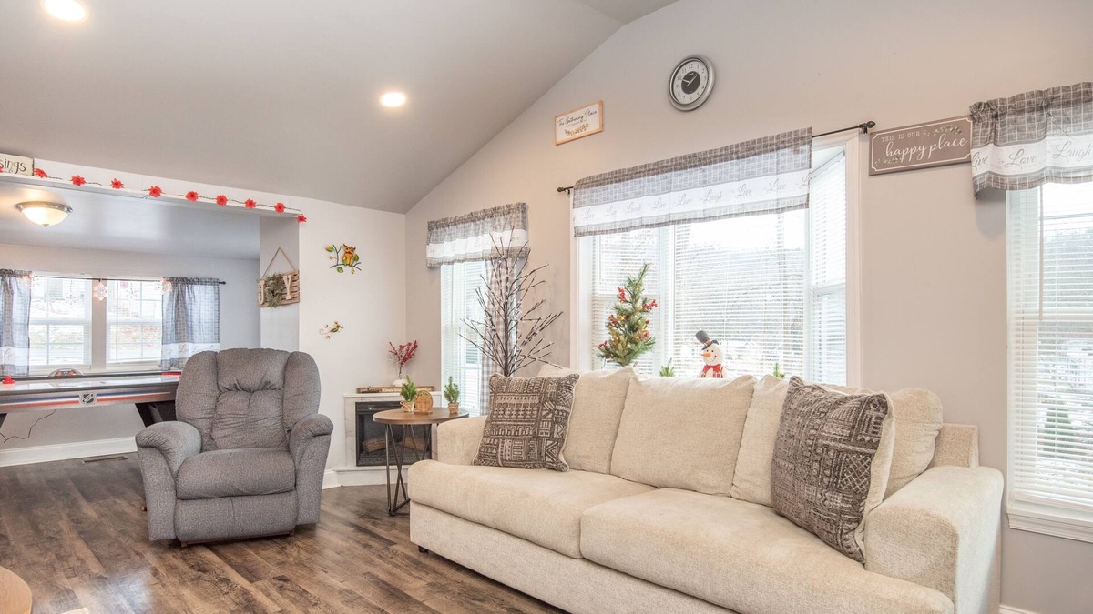 Green Point House | Blue Mountain Bungalow | 3 Bed, 2 Bath