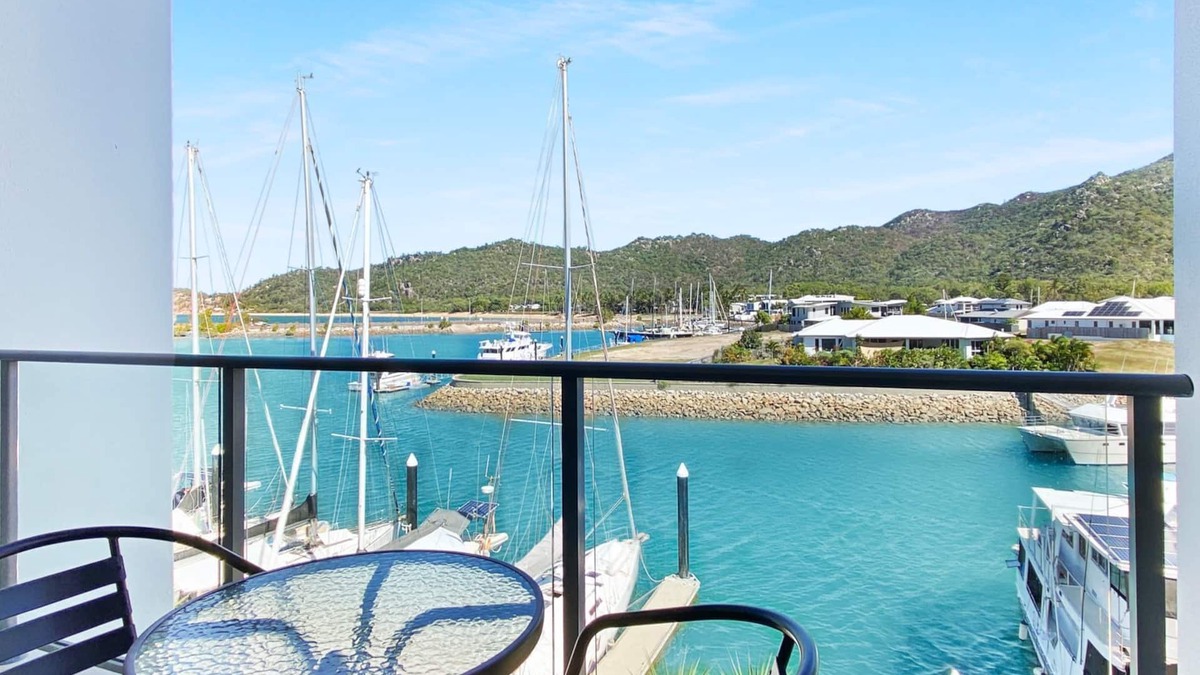 Nelly Bay Apartment | Blue on Blue Studio Room 1322