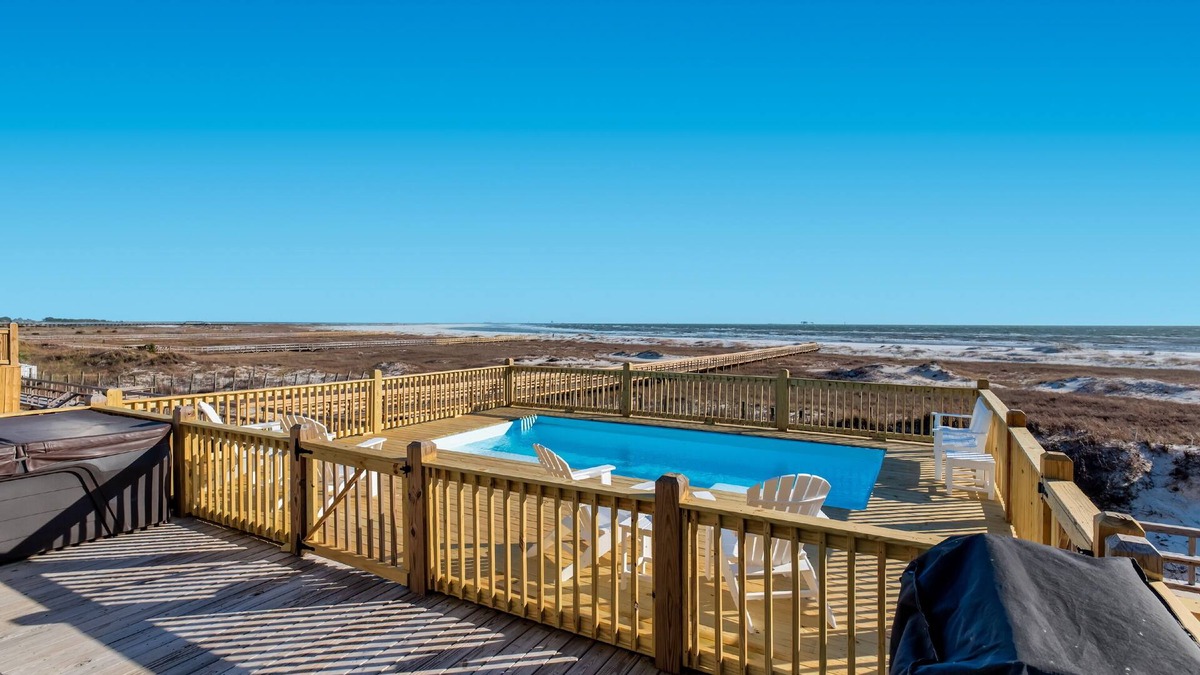 Dauphin Island House | Blue Pearl | Family, Food & the Beach-open for the holidays