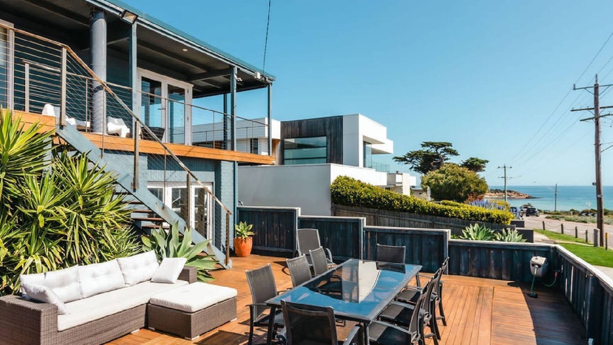 Mornington House | Blue Pearl Retreat | Opp Beach: Spa & Sunset Pool