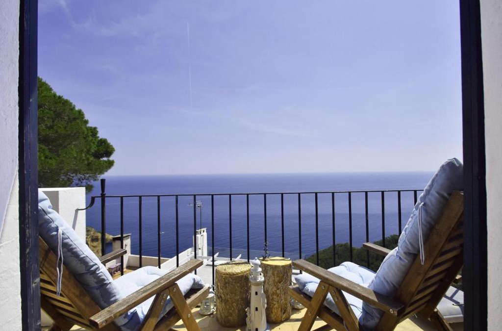Aiguablava Apartment | Blue Pine