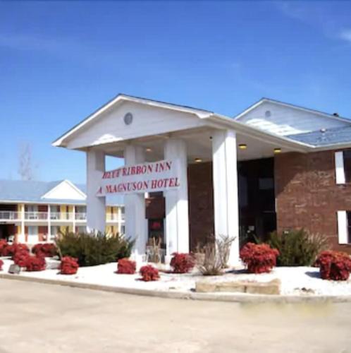 Sallisaw Hotel | Blue Ribbon Inn and Suites
