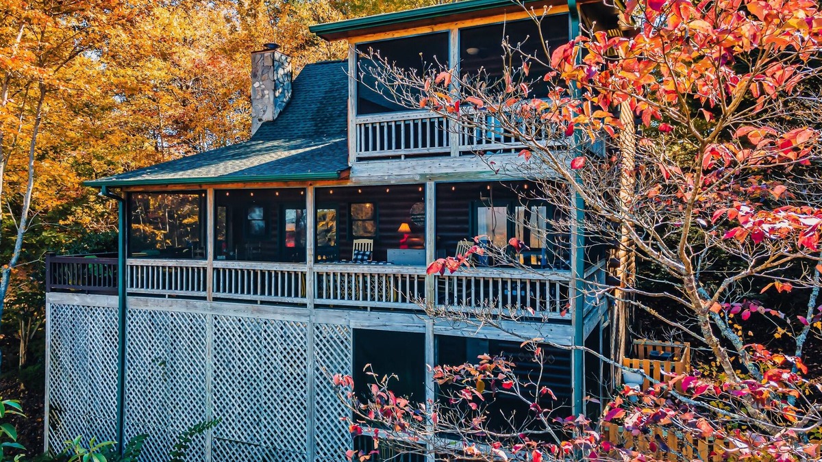 Morganton Ski Chalet | Blue Ridge Luxury Cabin - Views, Hot Tub & Firepit