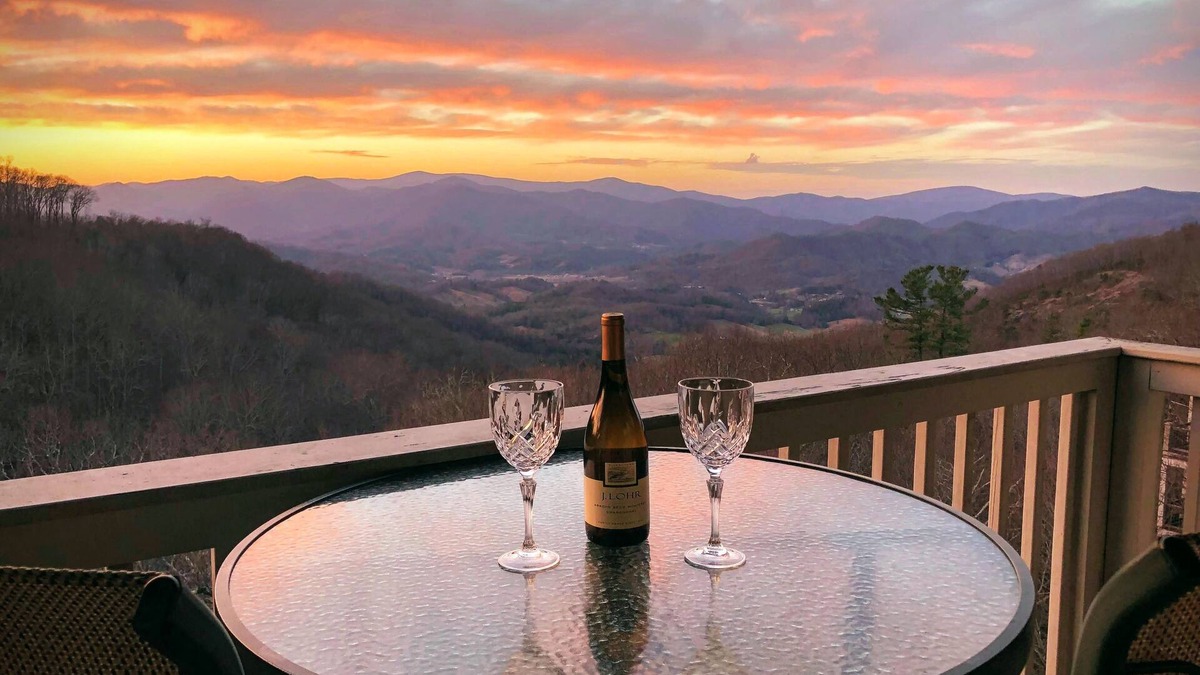 Mountain Air Condo | Blue Ridge Mountain Air Retreat with epic mountain views!