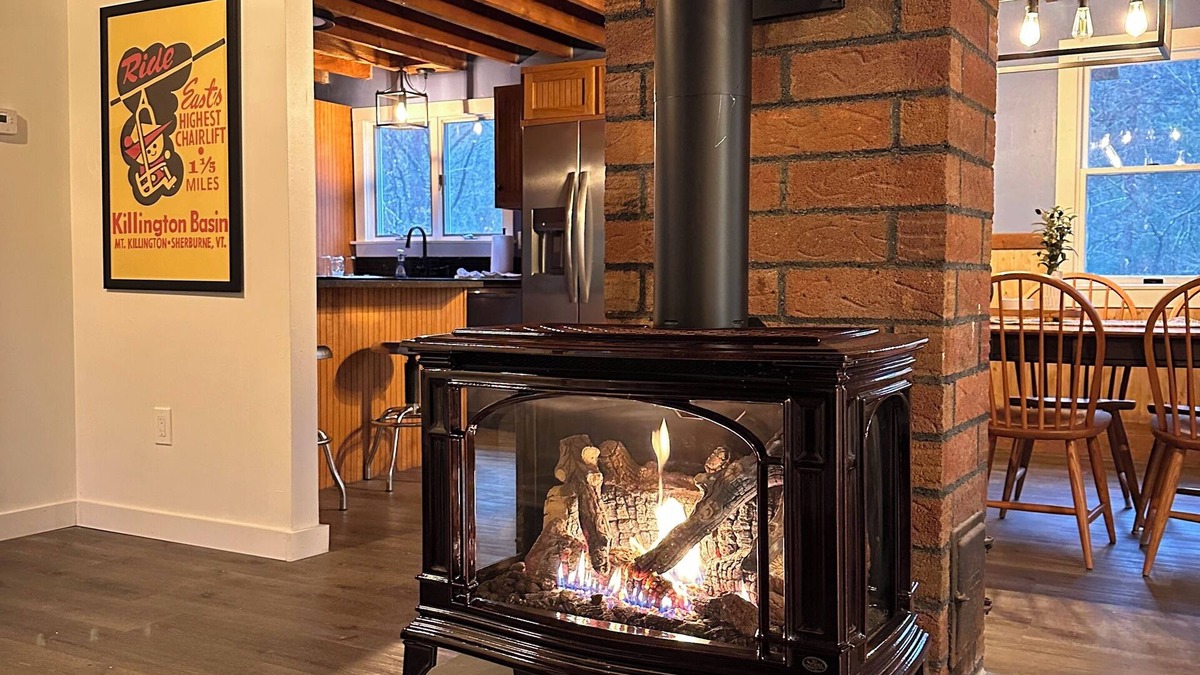 Chittenden House | Blue Ridge Retreat-NEW Hot tub/Mountain Top Inn/Killington/VAST