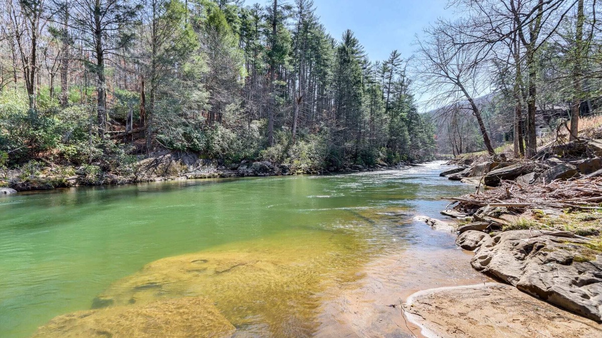 Blue Ridge Cabin | Blue River Charming cabin with its own beach, Blue Ridge.