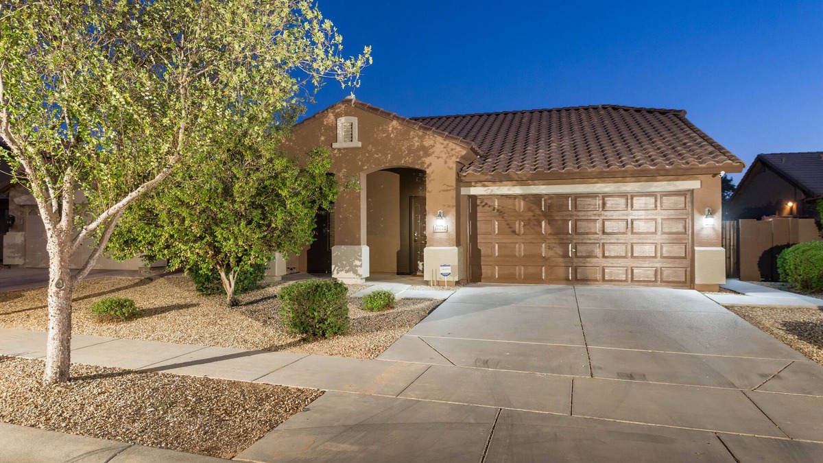 Starlight Trail House | Blue's Retreat Spacious 3 BR Home Avondale/Phoenix