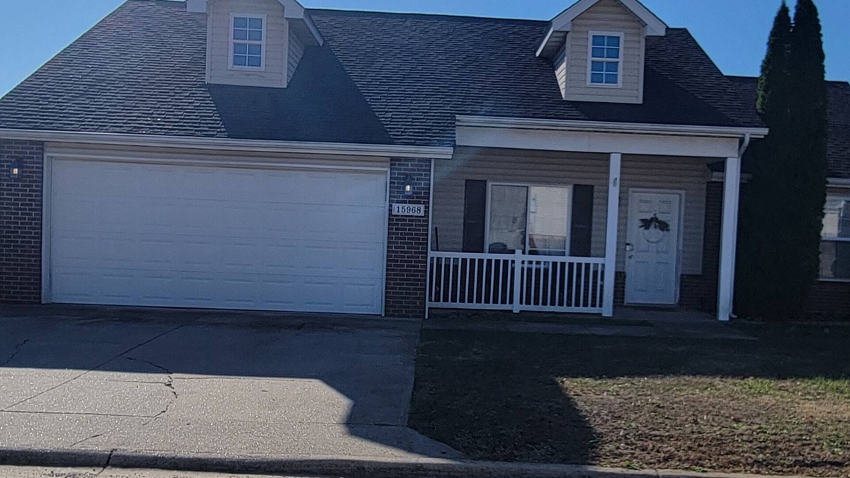 St. Robert House | Blue Sage Inn-Pet Friendly home in Saint Robert, MO. Close to Fort Leonard Wood.