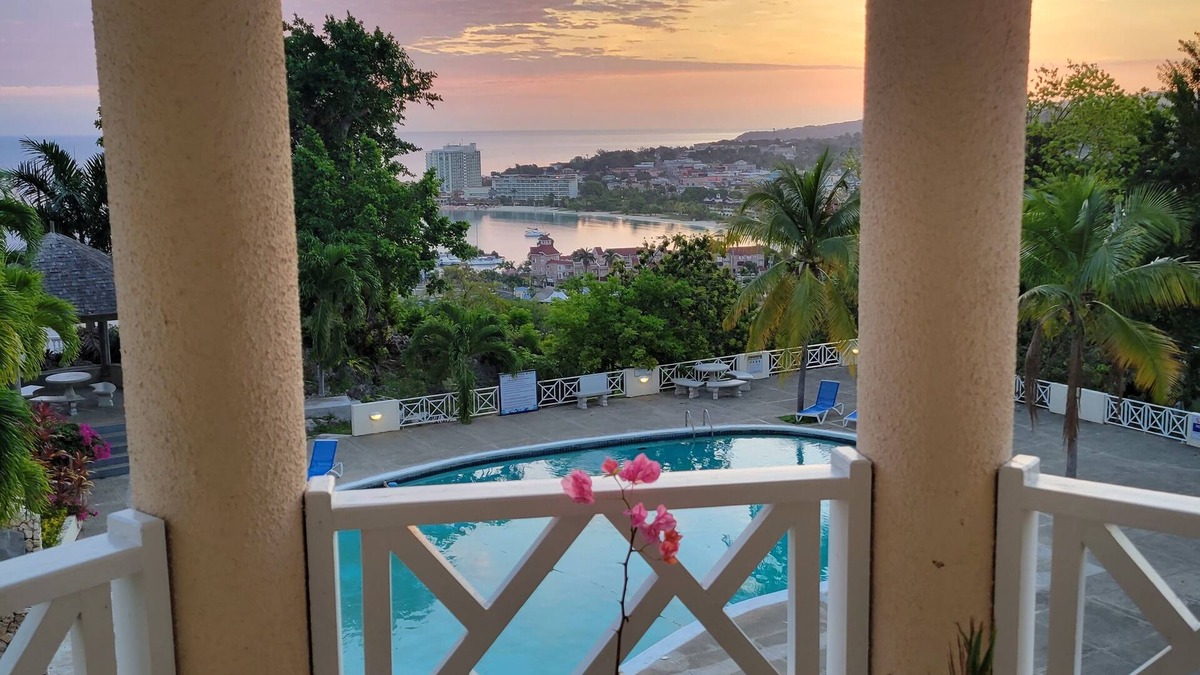 Ocho Rios Condo | Blue Sapphire 3 Bedroom Seaview Penthouse Suite