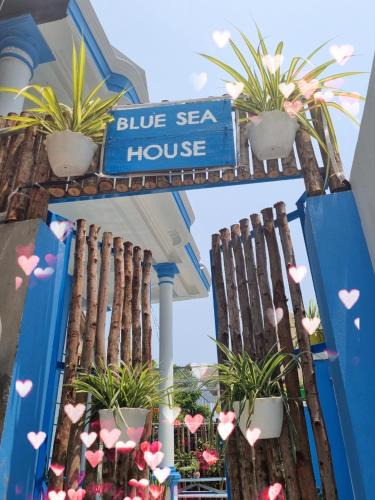 Dong Hoi Apartment | Blue Sea House Quảng Bình - Căn hộ 2 phòng ngủ, phòng khách và phòng bếp