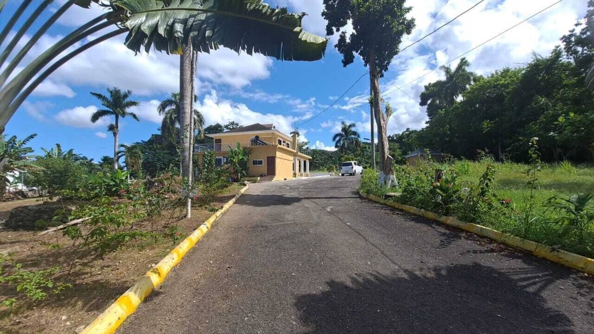 Albion Villa | Blue Seas Villa 2 in Montego Bay with AC, WiFi large property with sea view