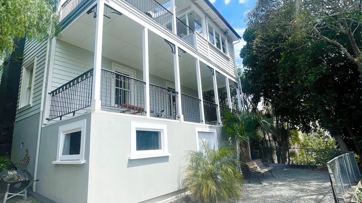 Bluff Hill House | Blue Seas Villa - Space for all