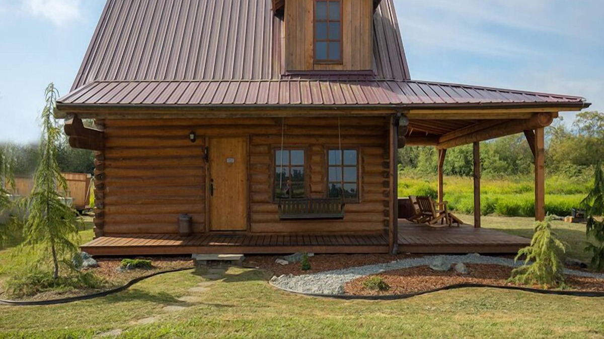 Sequim Cabin | Blue Sky Cabin - Custom-built Log Home on a Private Airfield and Adjacent to a