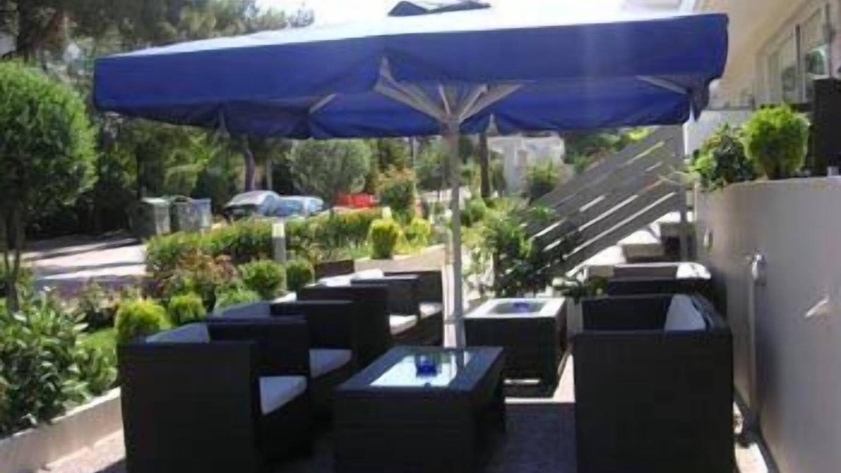 Glyfada Hotel | Blue Sky