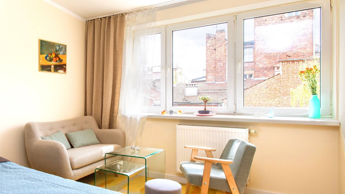 Old Town Apartment | Blue-sky loft by Main Square, AC, sleeps 4