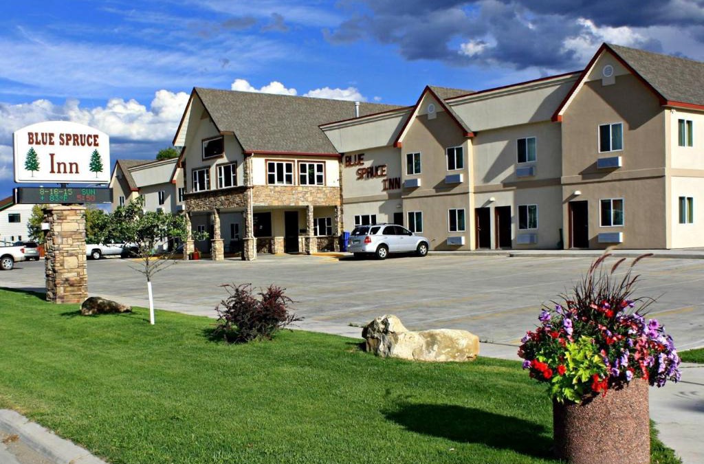 Meeker Hotel | Blue Spruce Inn-Meeker, Colorado